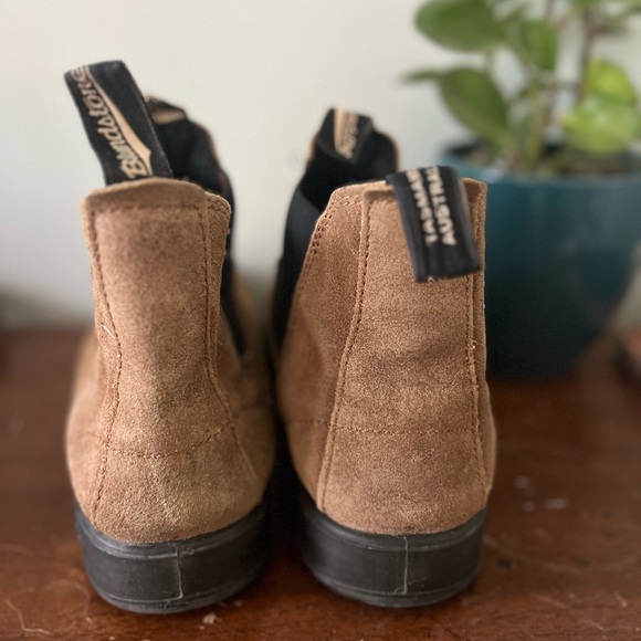 Blundstone Brown Suede Ankle Boots - Picture 6 of 7